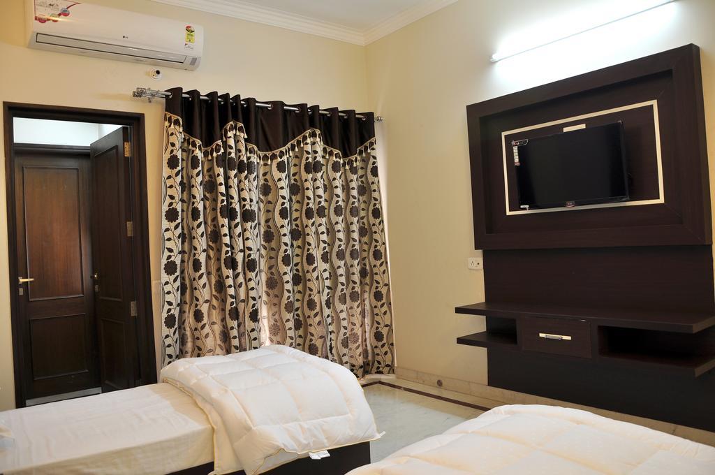 Mohini Home Stay Agra  Ngoại thất bức ảnh