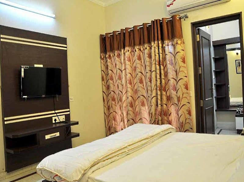 Mohini Home Stay Agra  Ngoại thất bức ảnh